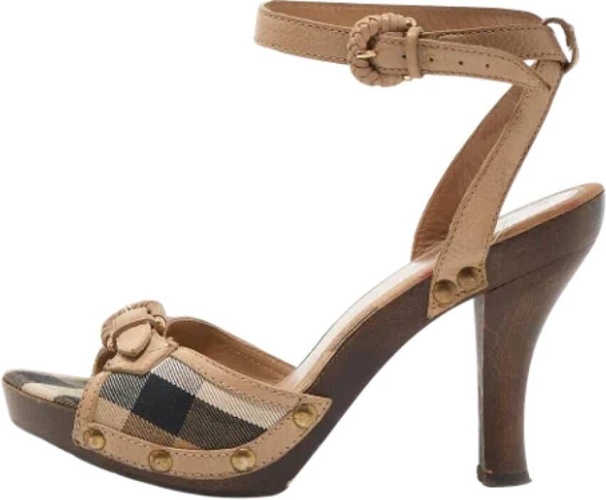 Burberry Vintage Pre-owned Canvas sandals Beige Dames