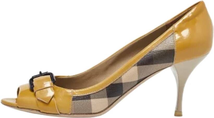 Burberry Vintage Pre-owned Coated canvas heels Yellow Dames