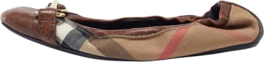 Burberry Vintage Pre-owned Fabric flats Brown Dames