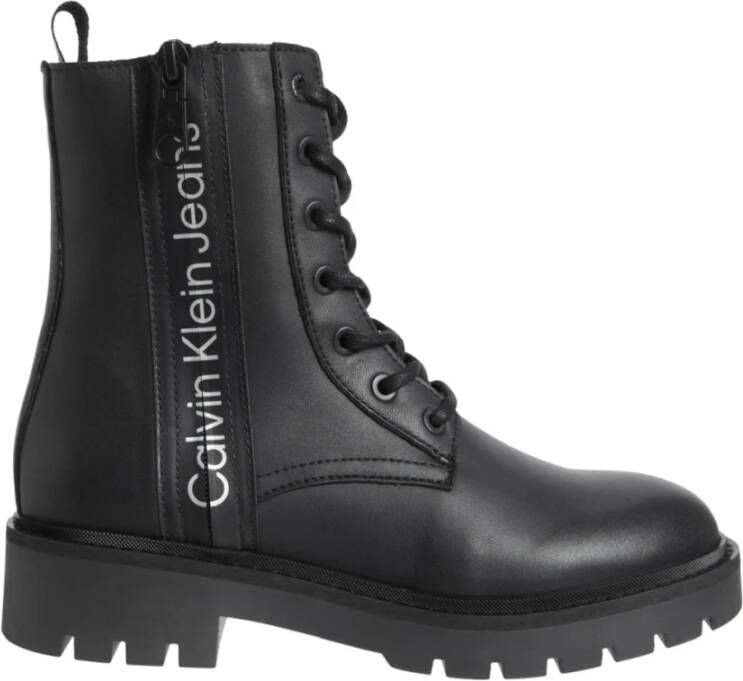 Calvin Klein Veterlaarsjes COMBAT MID LACEUP BOOT ZIP WN met logo-opschrift opzij