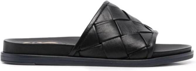 Casadei Zwarte Leren Casual Muiltjes Slippers Black Dames