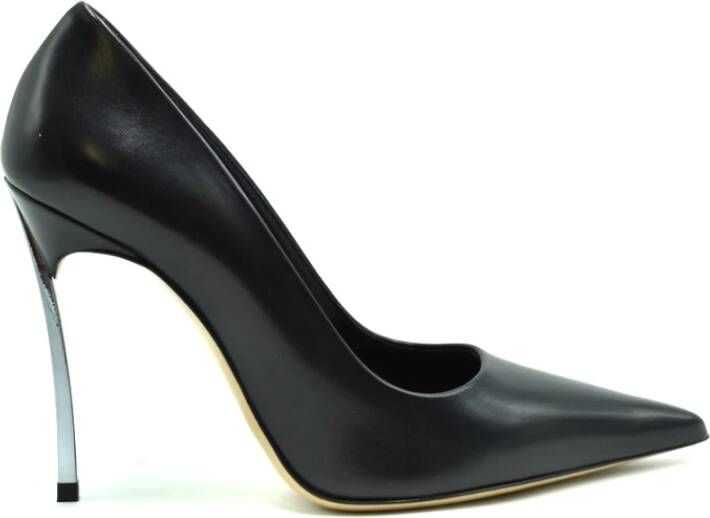 Casadei Zwarte lakleren pumps met puntige neus Zwart Dames