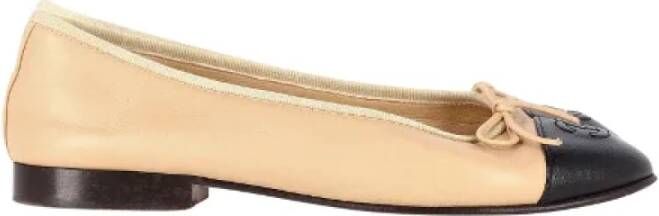 Chanel Vintage Pre-owned Leather flats Beige Dames