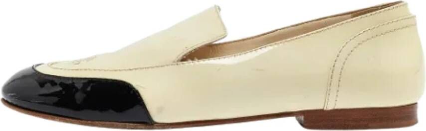 Chanel Vintage Pre-owned Leather flats Beige Dames