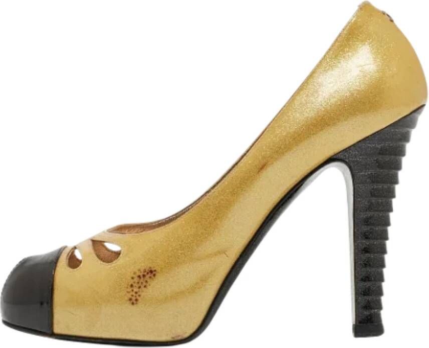 Chanel Vintage Pre-owned Leather heels Yellow Dames