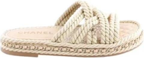 Chanel Vintage Pre-owned Leather sandals Beige Dames