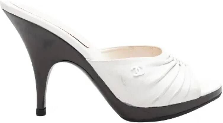 Chanel Vintage Pre-owned Leather sandals White Dames