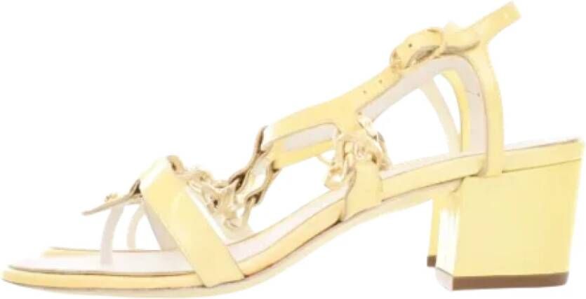 Chanel Vintage Pre-owned Leather sandals Yellow Dames