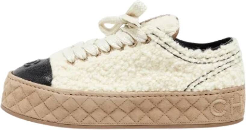 Chanel Vintage Pre-owned Leather sneakers Beige Dames