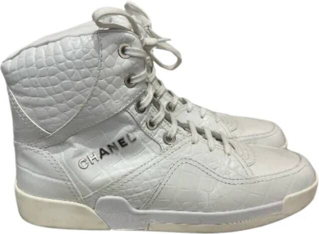 Chanel Vintage Pre-owned Leather sneakers White Dames