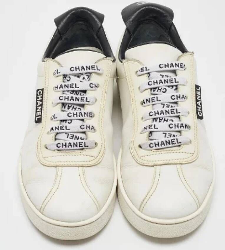 Chanel Vintage Pre-owned Leather sneakers White Dames