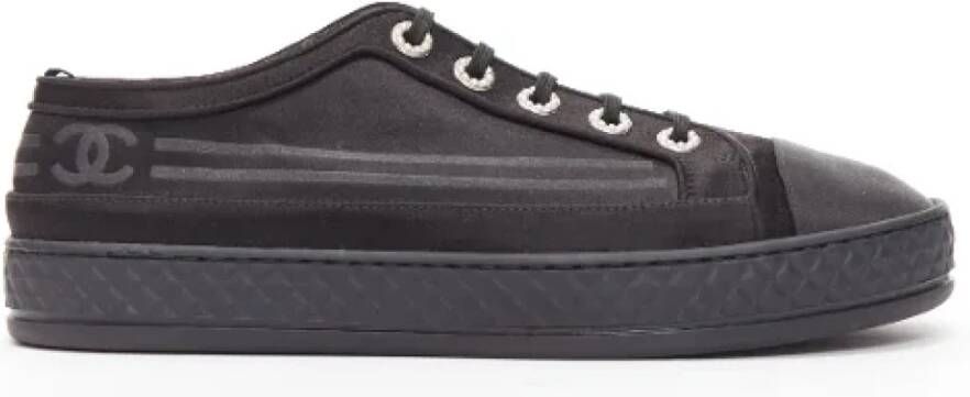 Chanel Vintage Pre-owned Satin sneakers Black Dames