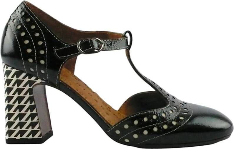 Chie Mihara Zwart en wit Mary Jane schoenen Black Dames