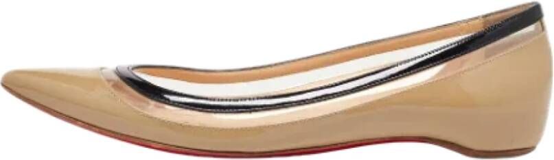 Christian Louboutin Pre-owned Fabric flats Beige Dames