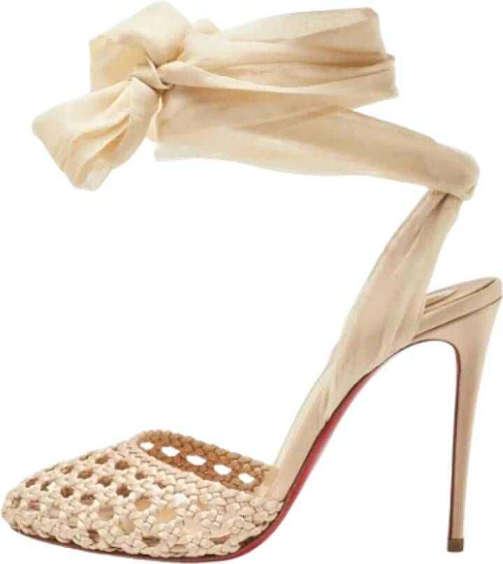 Christian Louboutin Pre-owned Fabric heels Beige Dames