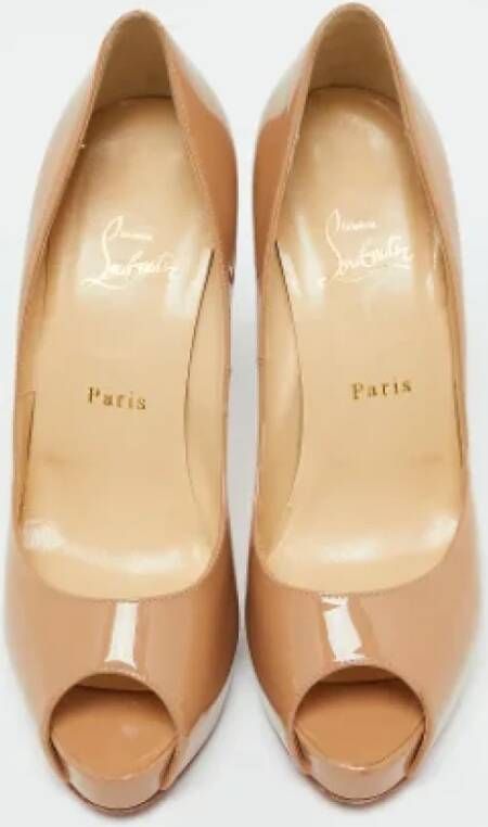 Christian Louboutin Pre-owned Fabric heels Beige Dames