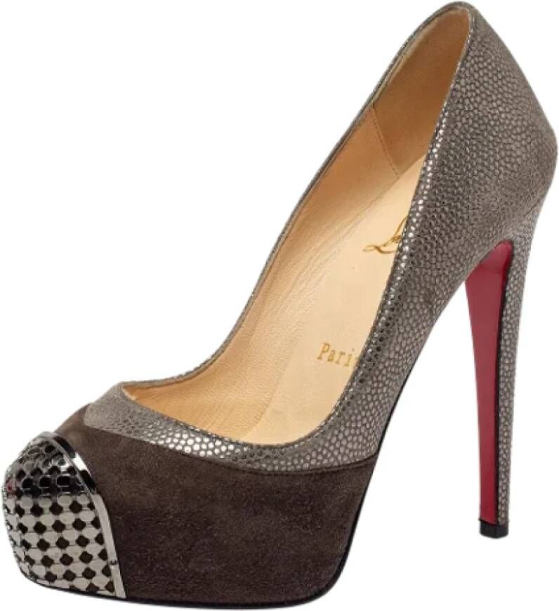 Christian Louboutin Pre-owned Fabric heels Brown Dames