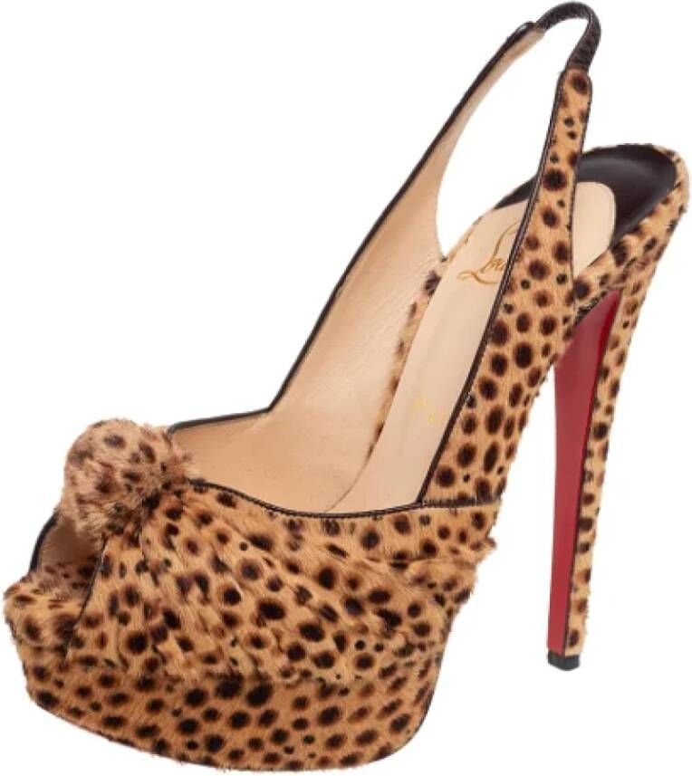 Christian Louboutin Pre-owned Fabric heels Brown Dames