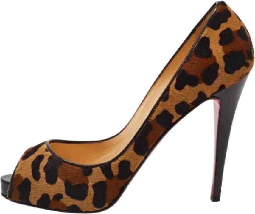 Christian Louboutin Pre-owned Fabric heels Brown Dames