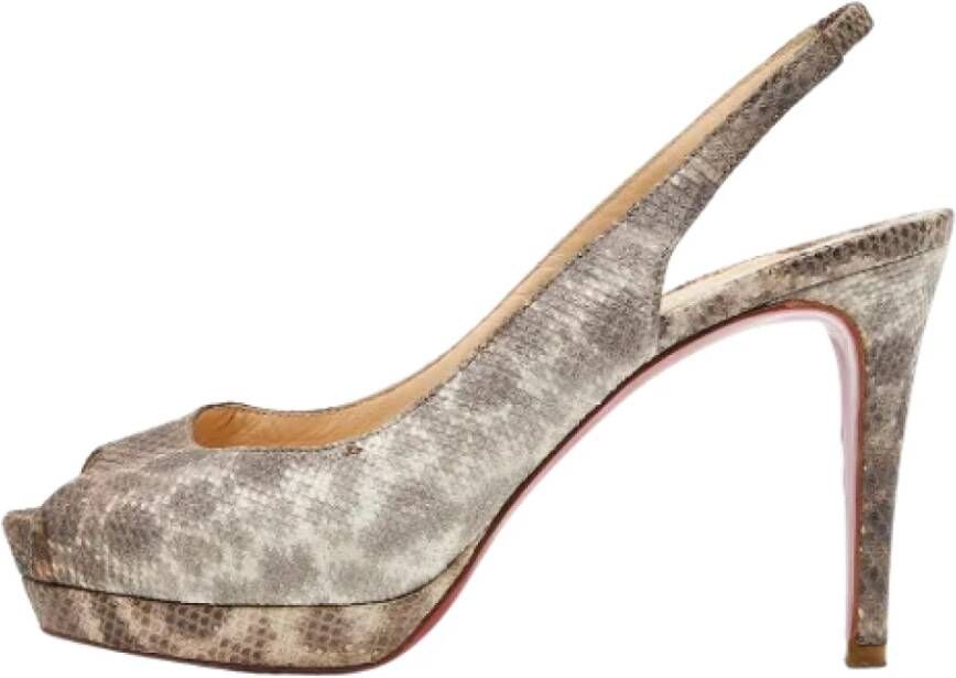 Christian Louboutin Pre-owned Fabric heels Brown Dames