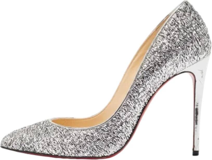 Christian Louboutin Pre-owned Fabric heels Gray Dames