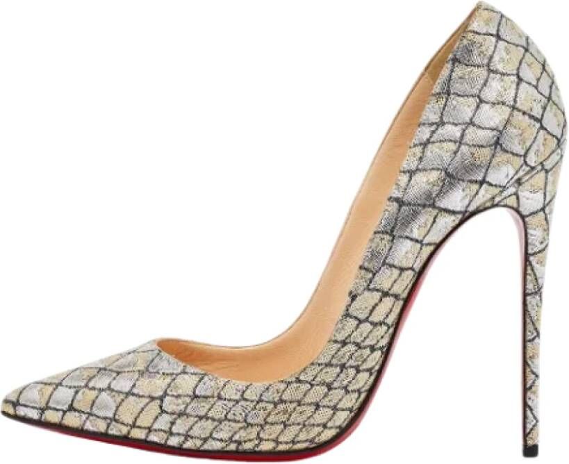 Christian Louboutin Pre-owned Fabric heels Gray Dames