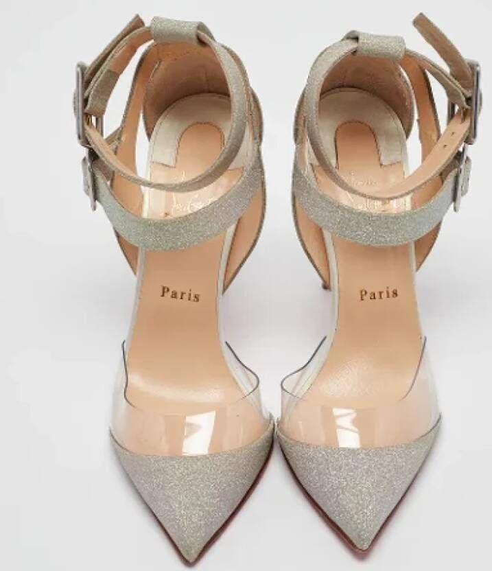 Christian Louboutin Pre-owned Fabric heels Gray Dames