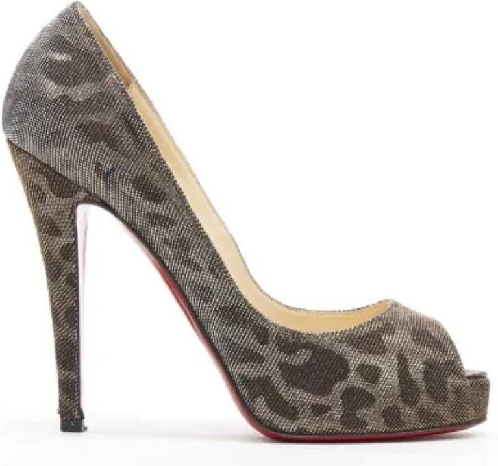 Christian Louboutin Pre-owned Fabric heels Yellow Dames