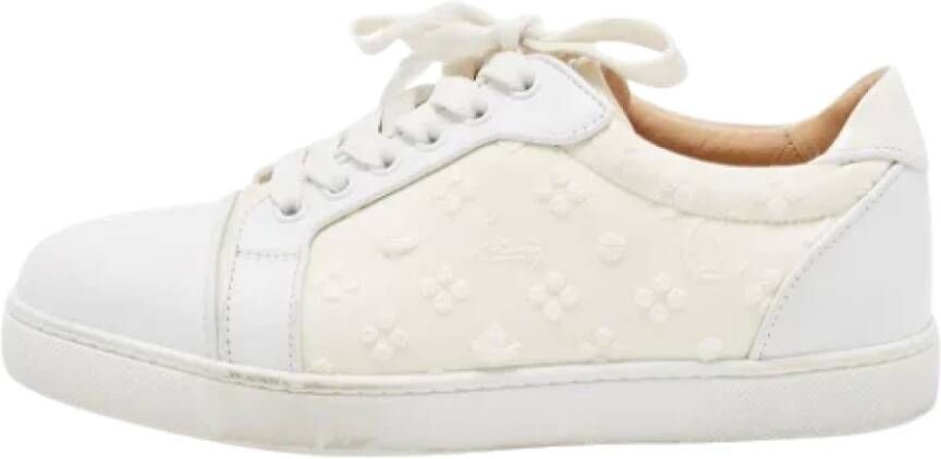 Christian Louboutin Pre-owned Fabric sneakers White Dames