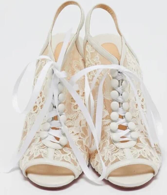 Christian Louboutin Pre-owned Lace sandals White Dames