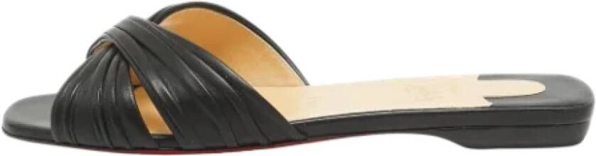 Christian Louboutin Pre-owned Leather flats Black Dames