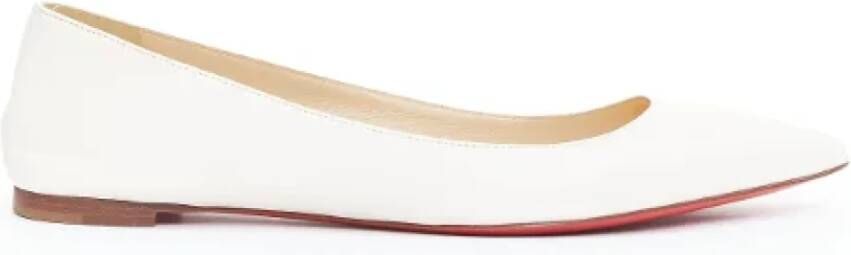 Christian Louboutin Pre-owned Leather flats White Dames