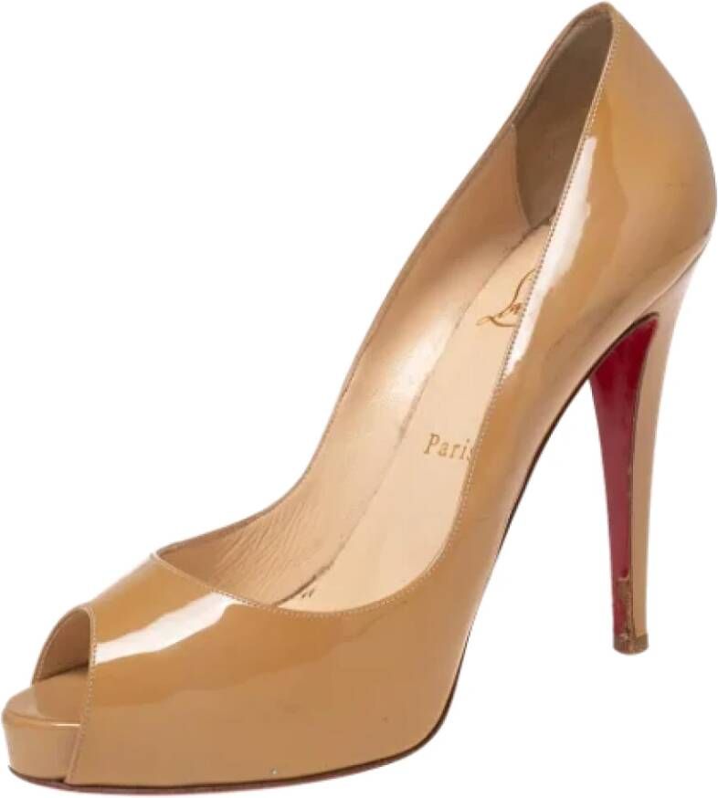 Christian Louboutin Pre-owned Leather heels Beige Dames