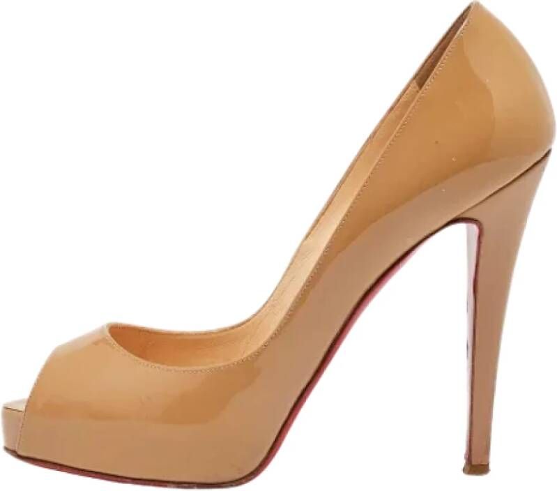 Christian Louboutin Pre-owned Leather heels Beige Dames