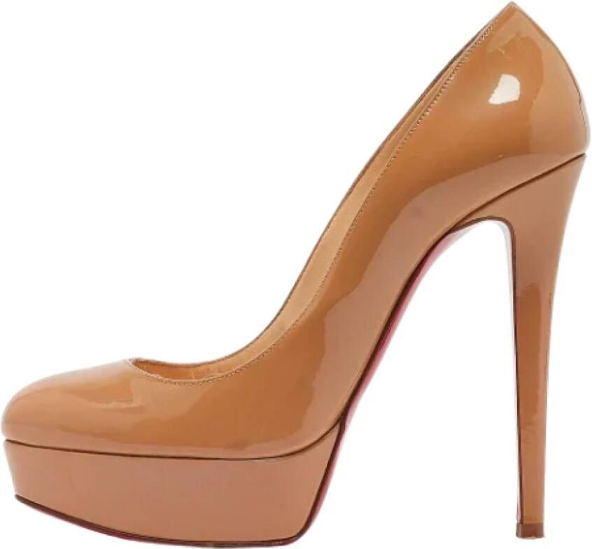 Christian Louboutin Pre-owned Leather heels Beige Dames