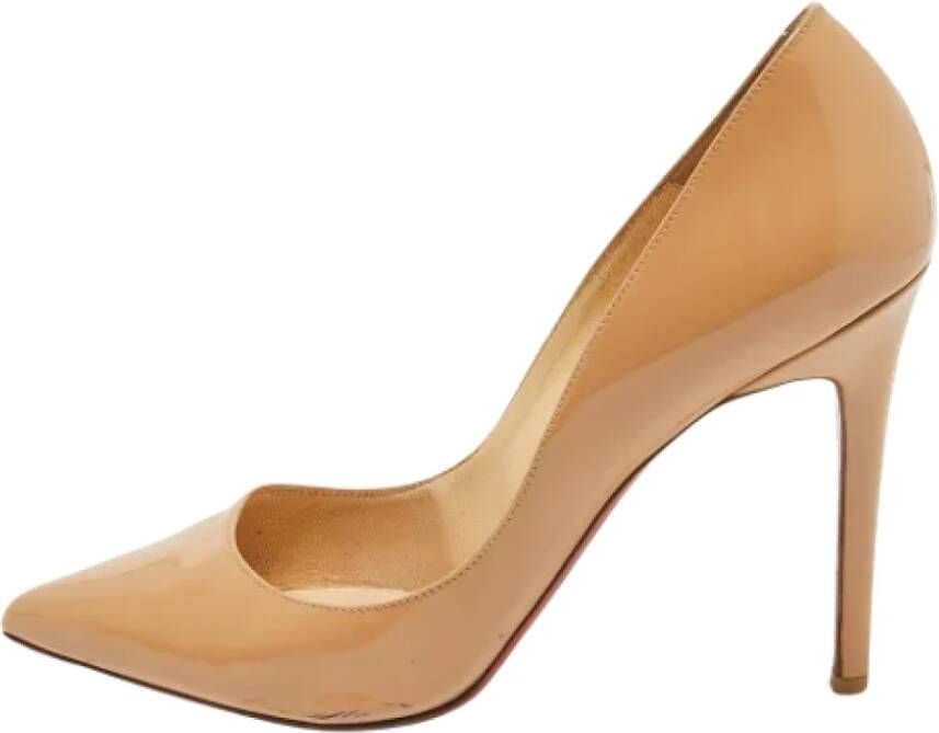 Christian Louboutin Pre-owned Leather heels Beige Dames