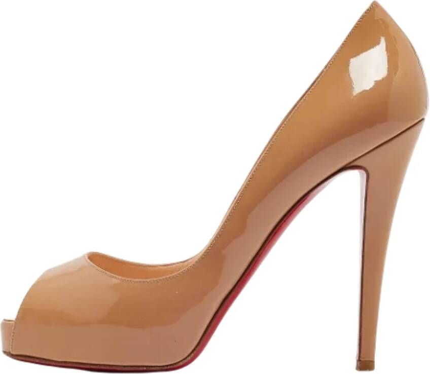 Christian Louboutin Pre-owned Leather heels Beige Dames