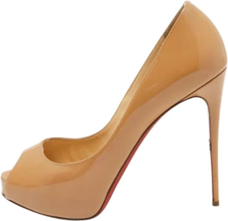 Christian Louboutin Pre-owned Leather heels Beige Dames