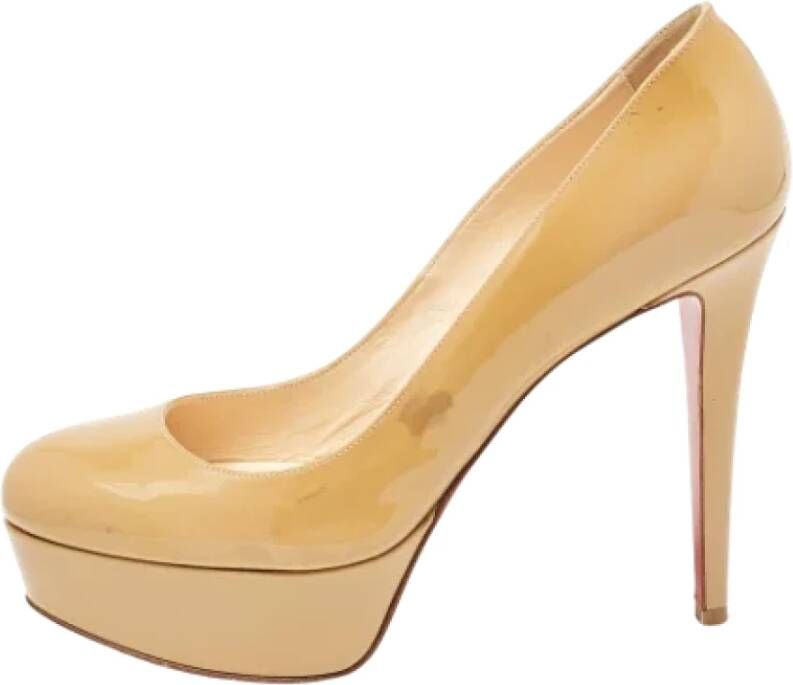 Christian Louboutin Pre-owned Leather heels Beige Dames