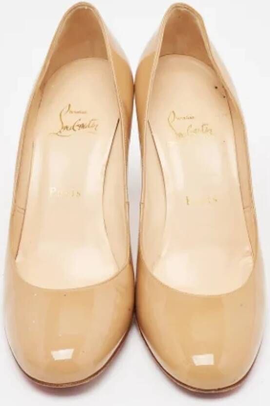 Christian Louboutin Pre-owned Leather heels Beige Dames