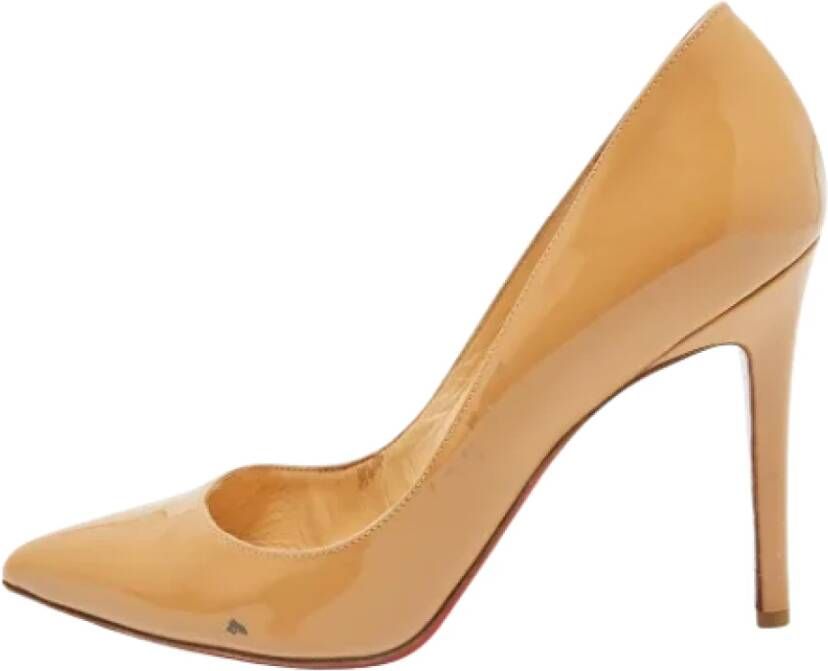 Christian Louboutin Pre-owned Leather heels Beige Dames