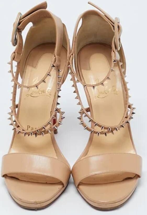 Christian Louboutin Pre-owned Leather heels Beige Dames