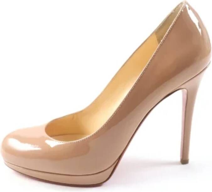 Christian Louboutin Pre-owned Leather heels Beige Dames