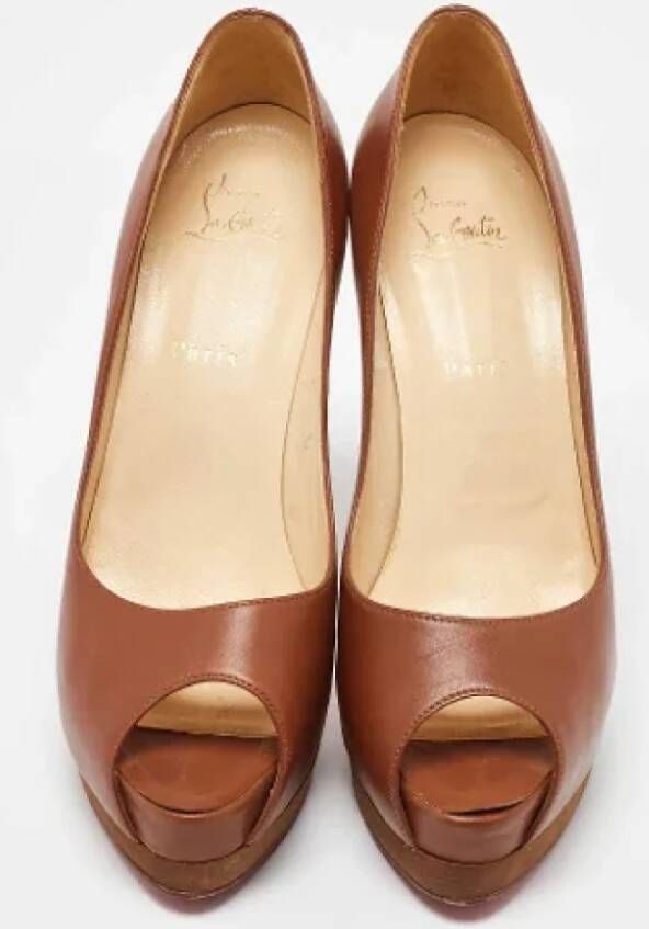 Christian Louboutin Pre-owned Leather heels Brown Dames