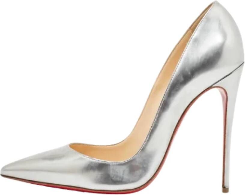 Christian Louboutin Pre-owned Leather heels Gray Dames