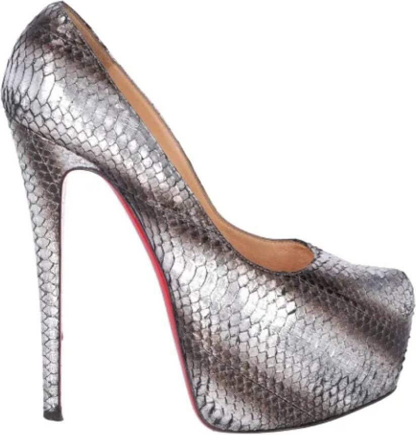 Christian Louboutin Pre-owned Leather heels Gray Dames