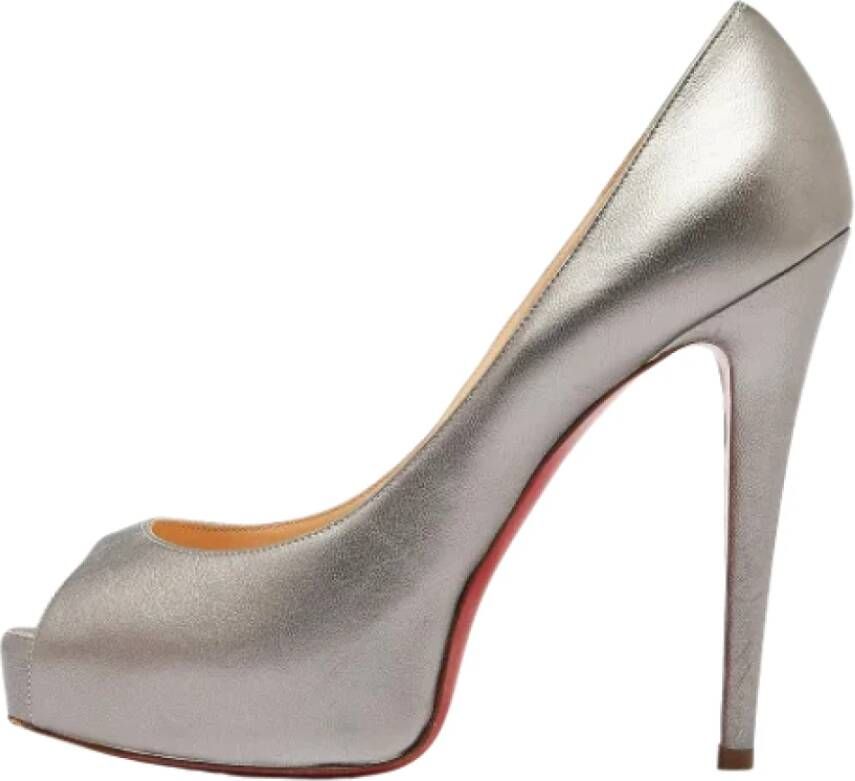 Christian Louboutin Pre-owned Leather heels Gray Dames