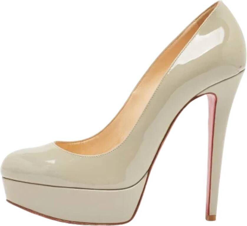 Christian Louboutin Pre-owned Leather heels Gray Dames