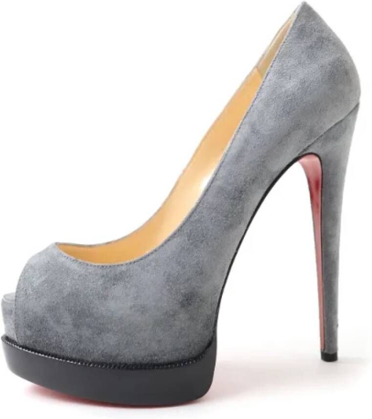 Christian Louboutin Pre-owned Leather heels Gray Dames