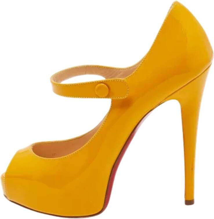 Christian Louboutin Pre-owned Leather heels Orange Dames